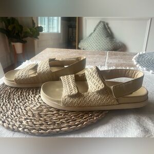 American Eagle Sandals